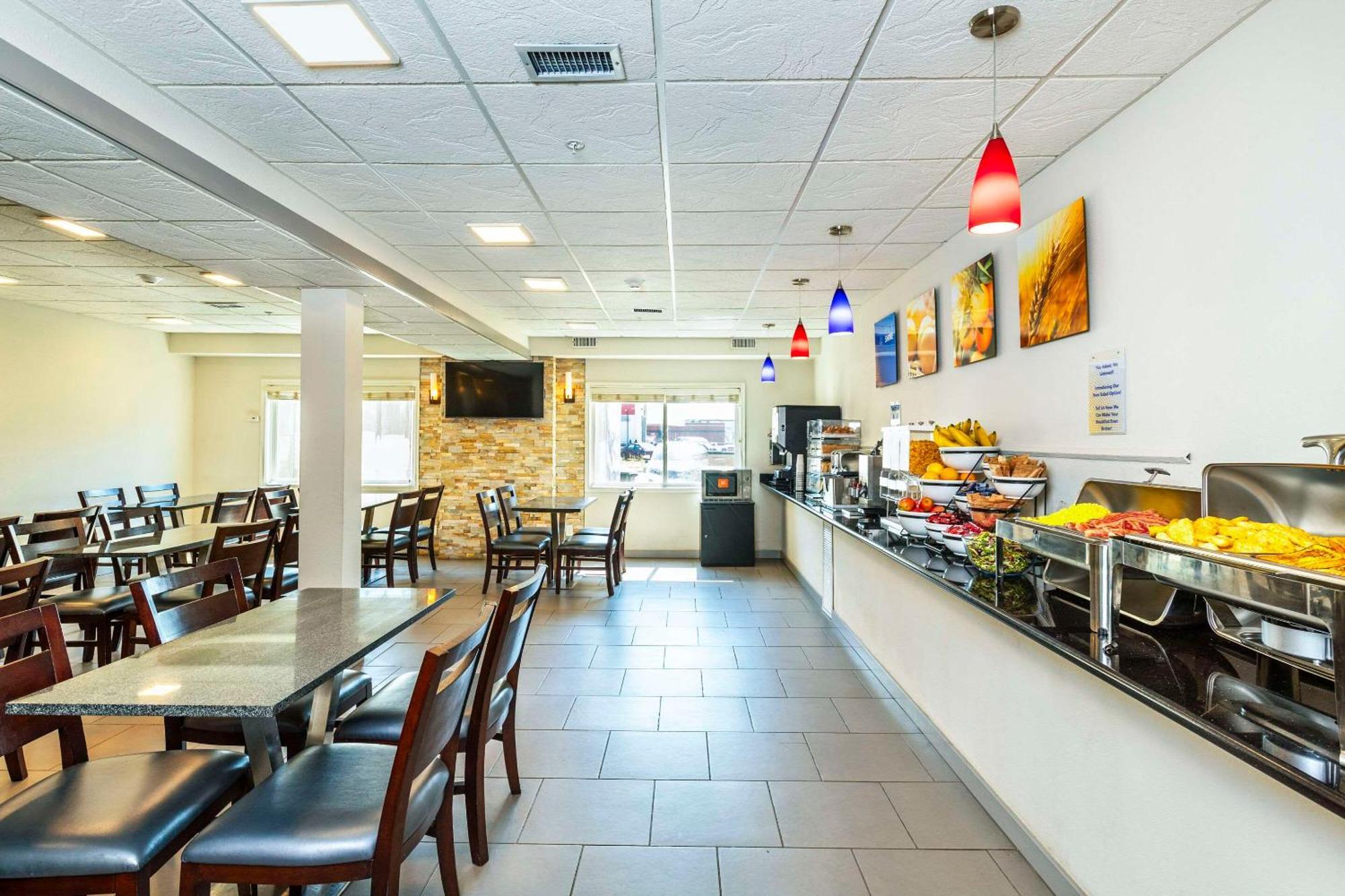 Comfort Inn & Suites Yorkton Exterior photo