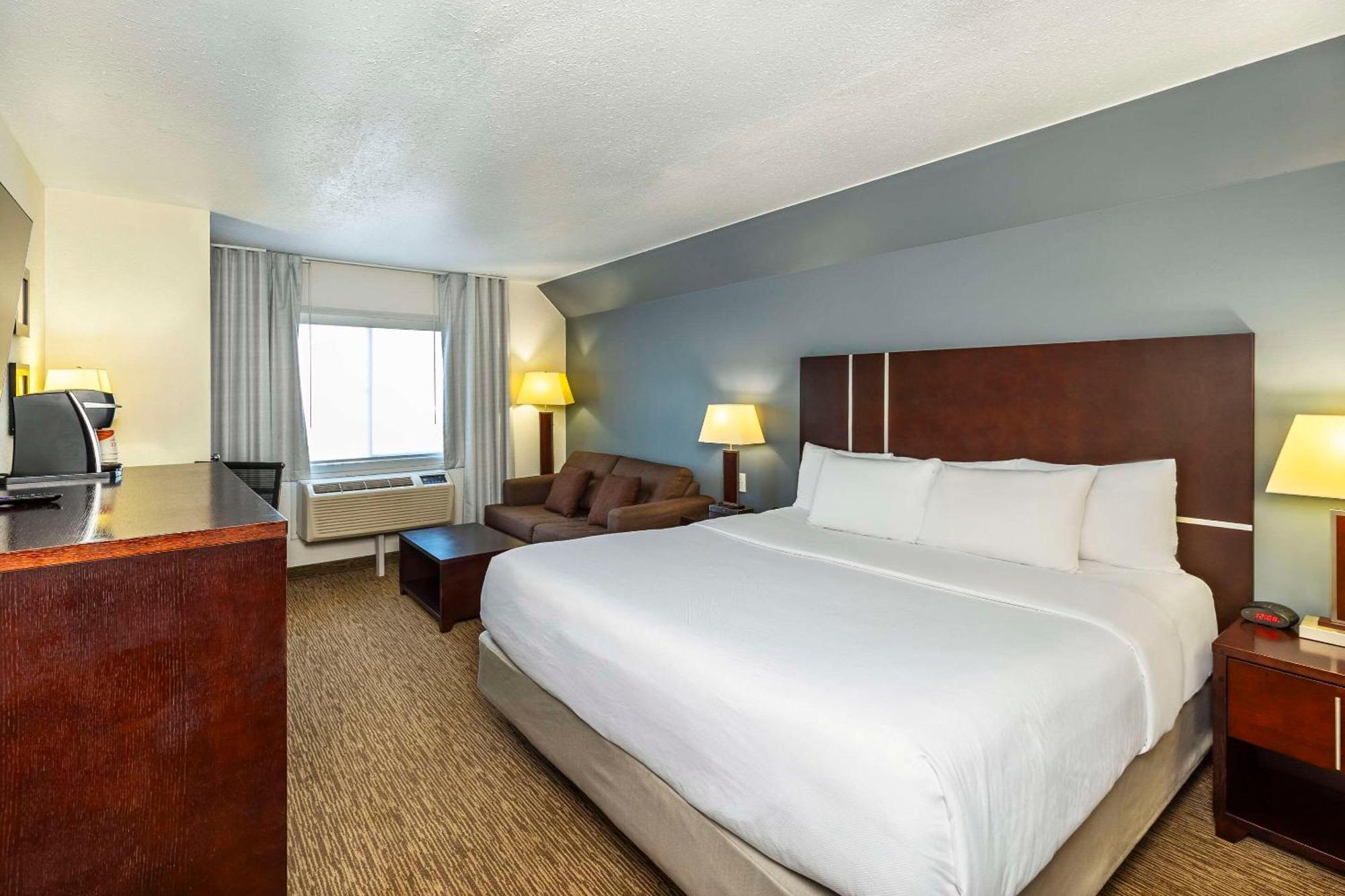 Comfort Inn & Suites Yorkton Exterior photo